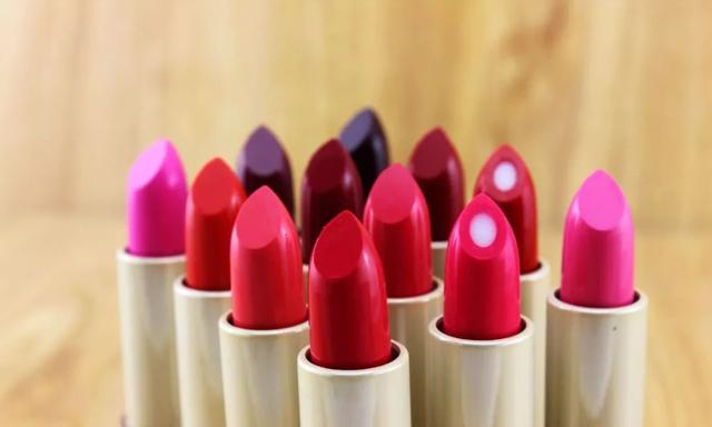 口红@黄黑皮怎么选择口红？远离死亡色号，避免显黑又难看