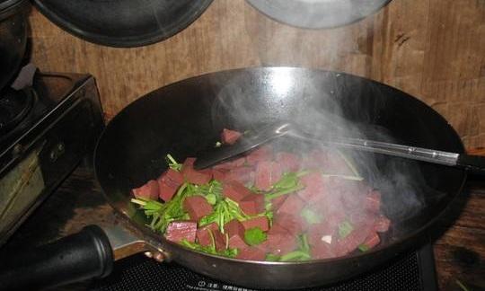 【尼古丁】它是肺部垃圾的“死对头”，每天饭后来一点，润肺止咳，尼古丁不敢惹！