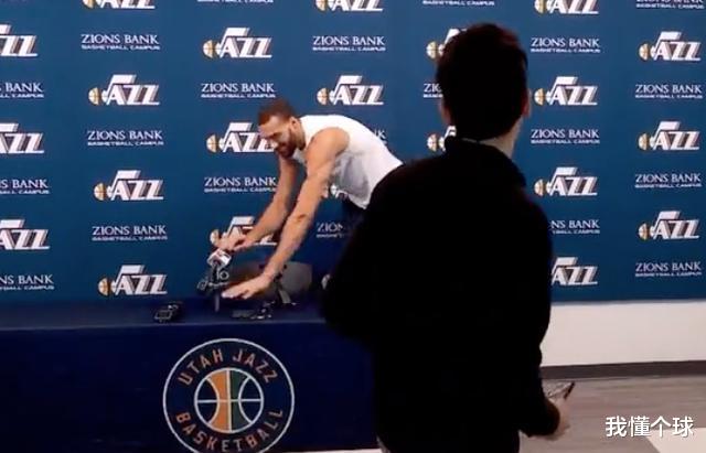 迈克尔·乔丹:直奔100万?美国破80万大关看不到拐点,天王巨星乔丹宣布重要决定