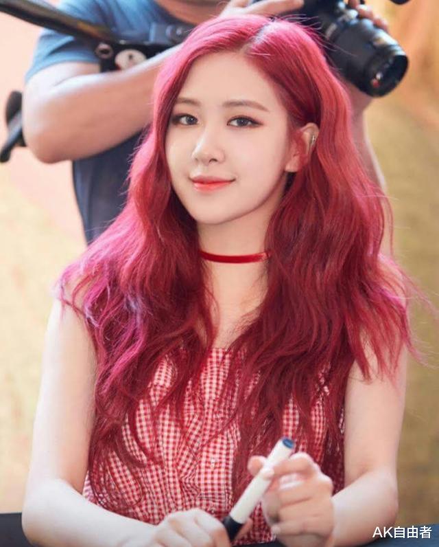 朴彩英|BLACKPINK朴彩英（Rosé）透露她对染头发的兴趣