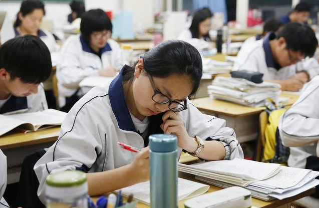 中小学|住校和走读,对成绩的影响竟然这么大,选错了影响孩子一生