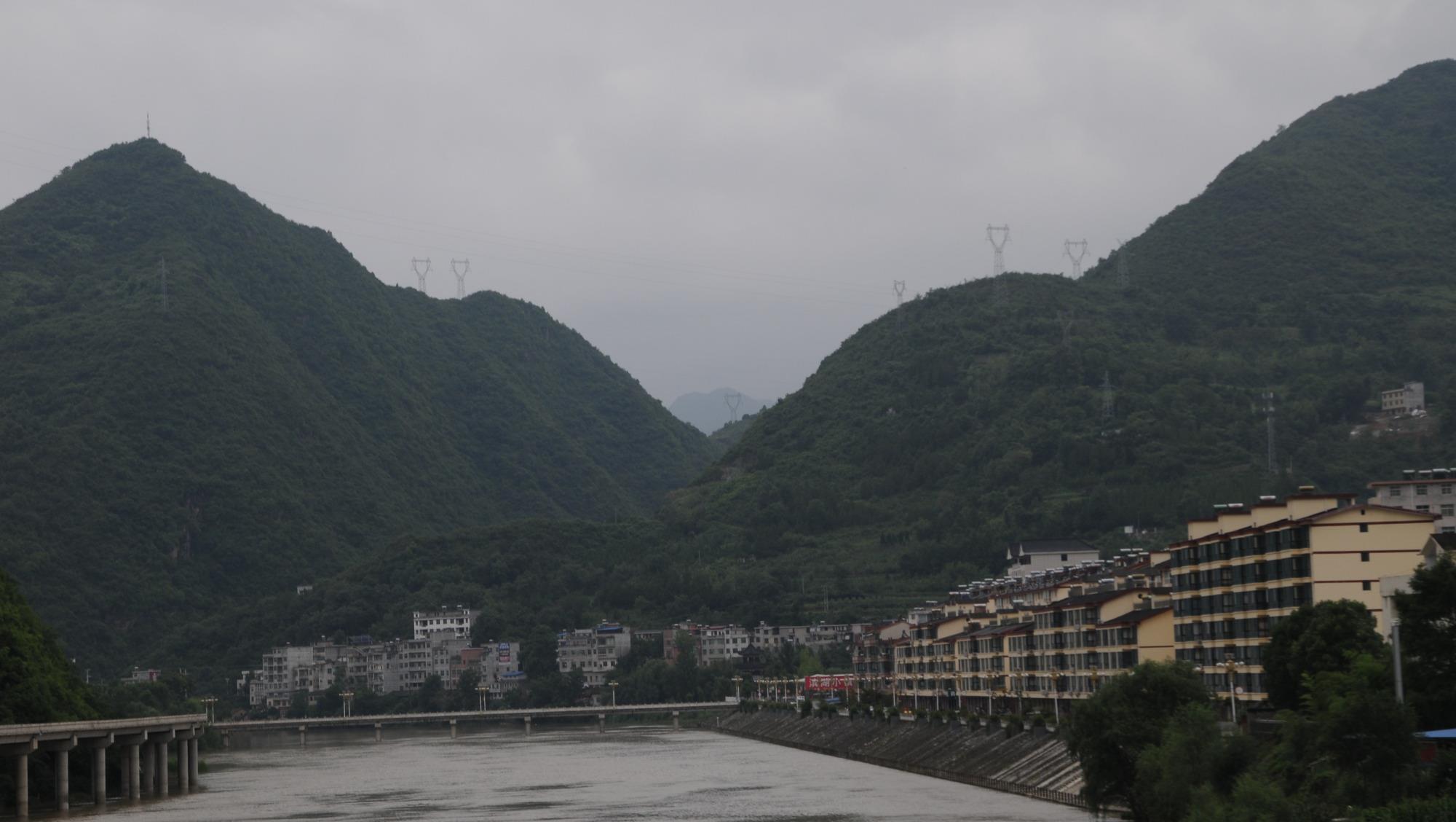 秦岭|秦岭里200多公里长的大河,从西安流到安康,最壮观的风景在终点