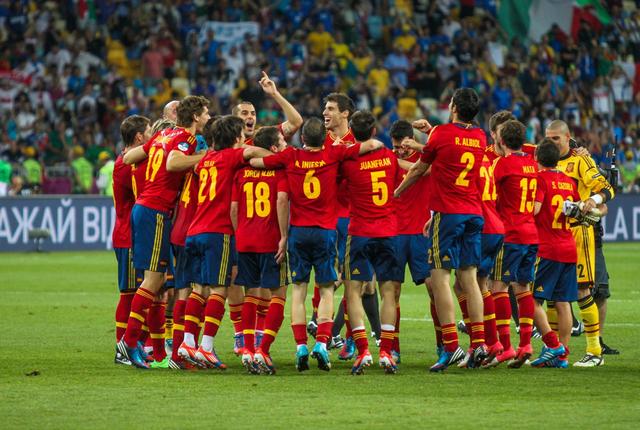 西班牙队|10.10足球赛事分析：西班牙火力凶悍、瑞士恐怕难以招架，附胆