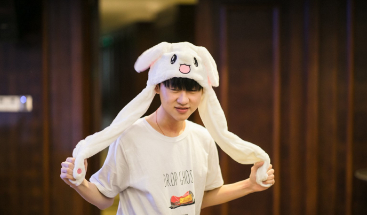 「RNG」RNG再负FPX，小明表现与刘青松成鲜明对比，小明恐挺不到Uzi回归