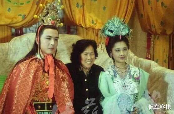 西游记▲他俩是被央视版《西游记》遗弃的主演，无奈各种聚首都不带他们玩