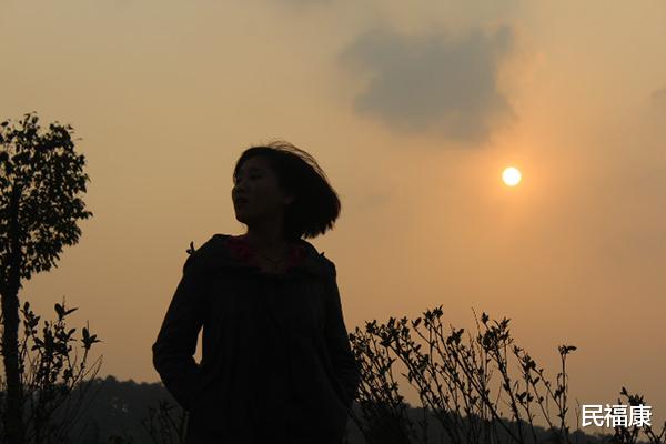 脑梗|为什么女人的体味不一样，有人香，有人闻起来臭臭的？医生告诉你
