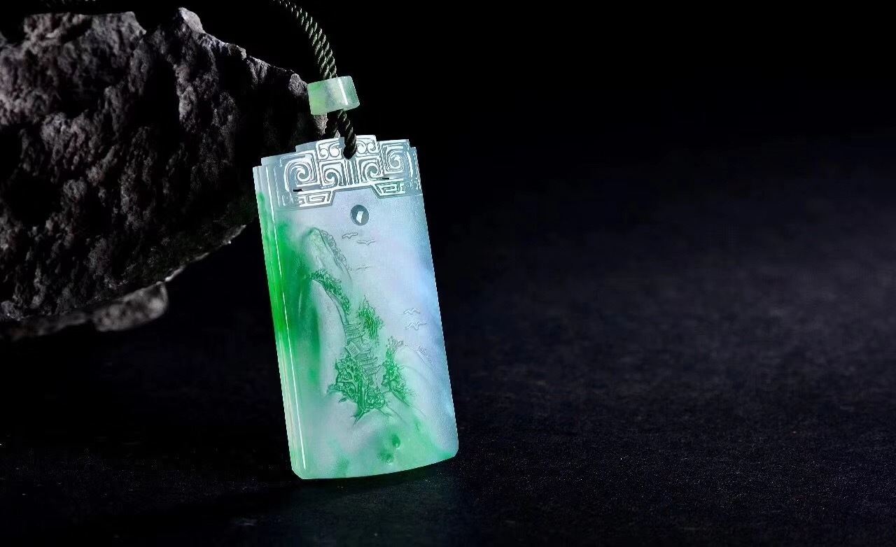 翡翠▲翡翠山水牌，于方寸之间见天地