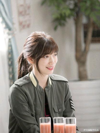 发型▲女人不管多大年纪，这3款显老发型千万别留，不仅像大妈还伤发