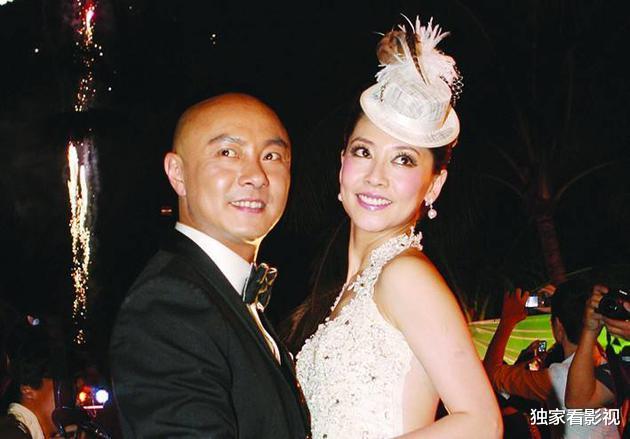 张卫健|7年结婚3次，张卫健帮爱妻走出丧子之痛，为何自己却走不出阴影