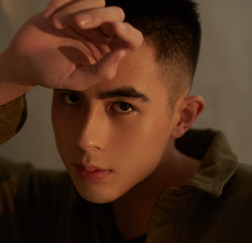 郭凯敏|62岁郭凯敏两妻所生儿子都高颜值 大儿子与他神似 幼子已进娱乐圈