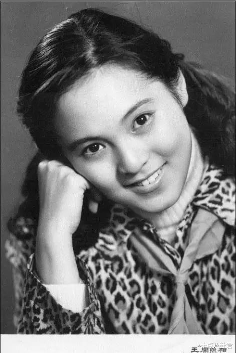 郭凯敏|62岁郭凯敏:一婚娶张芝华,二婚娶尤勇前妻,儿子高大帅气