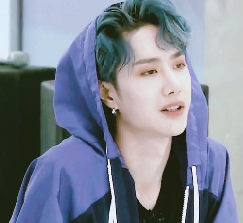 饿了么|饿了么官宣代言人,而美团发文求助我应该找谁?网友留言:找肖战