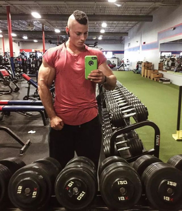 健身|从癌症少年变成肌肉男,坚持健身锻炼,让他重获新生!