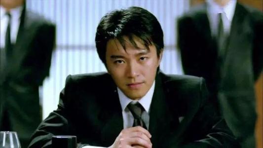 「周星驰」周星驰：我成名后只给4个人当过配角，其他3个都成巨星，唯独他最不争气！