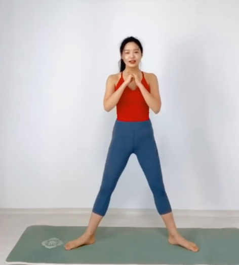 [深蹲]3个瘦大腿内侧深蹲动作，每天10分钟练出纤细铅笔腿