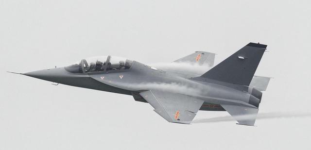 歼-20|外国人眼里的中国战机，L15颜值最高，歼10垫底，看看歼20排第几