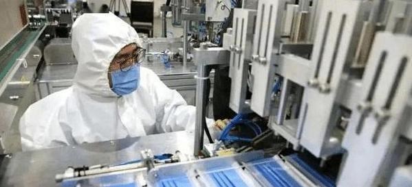 让恨变成太俗气的事 中国又火了,全球每人获40只中国口罩,今年春节真的要加班了