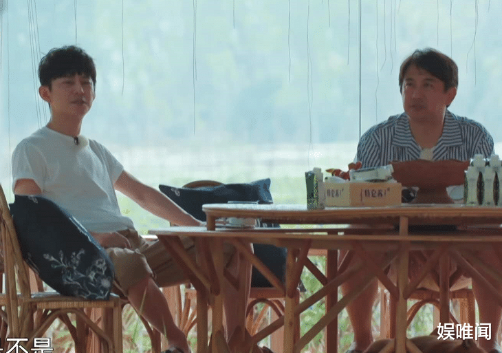 张子枫：《向往4》播出时间出现变动，节目组发文公开道歉，观众要熬夜了