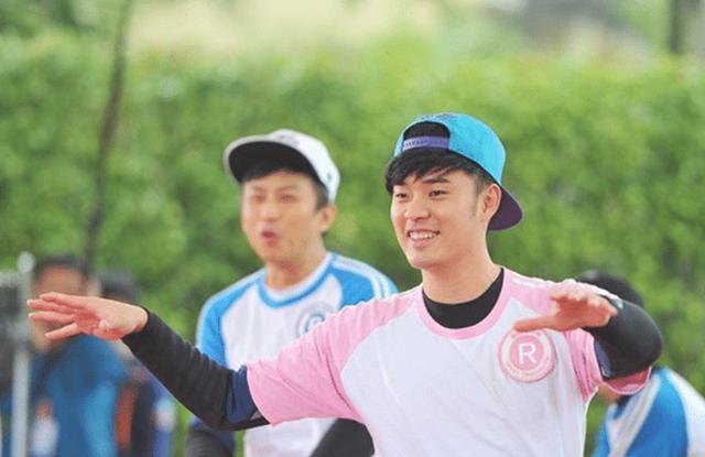 『杨超越』退出《奔跑吧》没90天,又去参加东方卫视新综艺,这番操作真无语