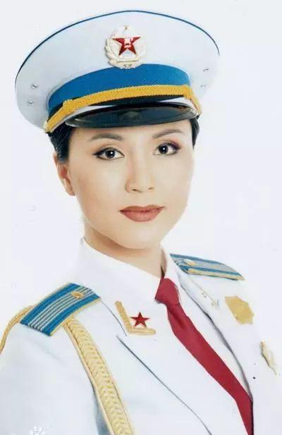 央视|曾是春晚“必备”歌手，因放央视鸽子被封杀，如今51岁靠商演糊口