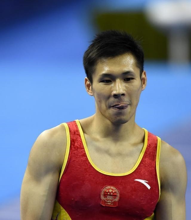 『奥运会』奥运冠军被女富豪倒追3年，包下商场大屏幕求婚，抱孩子举办婚礼