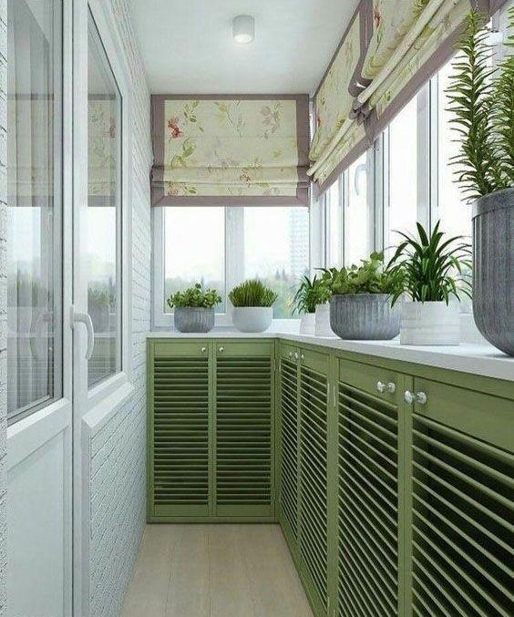 ：墙面打层超薄的柜子，只占8公分！邻居看完，急着回家照着装一排