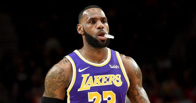 湖人队|新宇宙队！看完湖人队未来三年薪资，詹姆斯的三连冠不远了