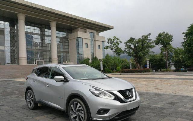日产楼兰▲落地26万喜提日产楼兰，对比开过的马自达CX5，车主：想说三个字