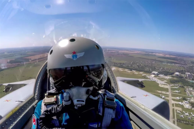 |不再惧怕寒冷！我军高科技防寒服上线，极寒条件下5分钟迅速升温