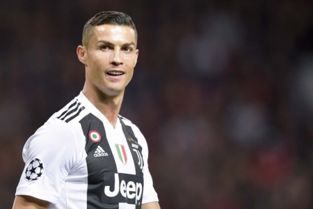 C罗|C罗是不是有史以来左右脚、头球、任意球最全面的球员？