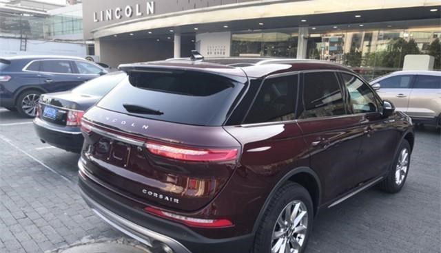 宝马5系|豪车中的“实力王”,只喝92号油,高速220码不飘,噪音接近零