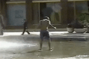 小姐姐|女老板说家里月饼多吃不完，让我过去拿点，一进屋就这样了...