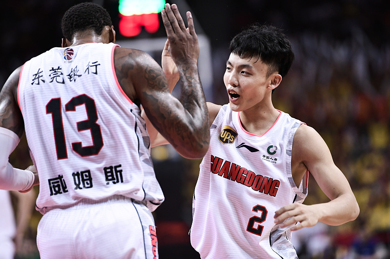 「广东男篮」只要锄头挥的好，没有挖不来的人！为宏远老总点赞