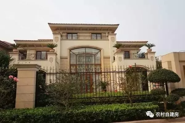 ▲为人设计了1000多套别墅，挑出这10套留给自己！