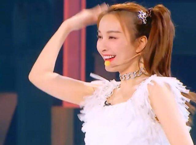 『肖战』《乘风破浪的姐姐》主题曲来袭！万茜力压蓝盈莹张雨绮宁静位居C位，超仙气