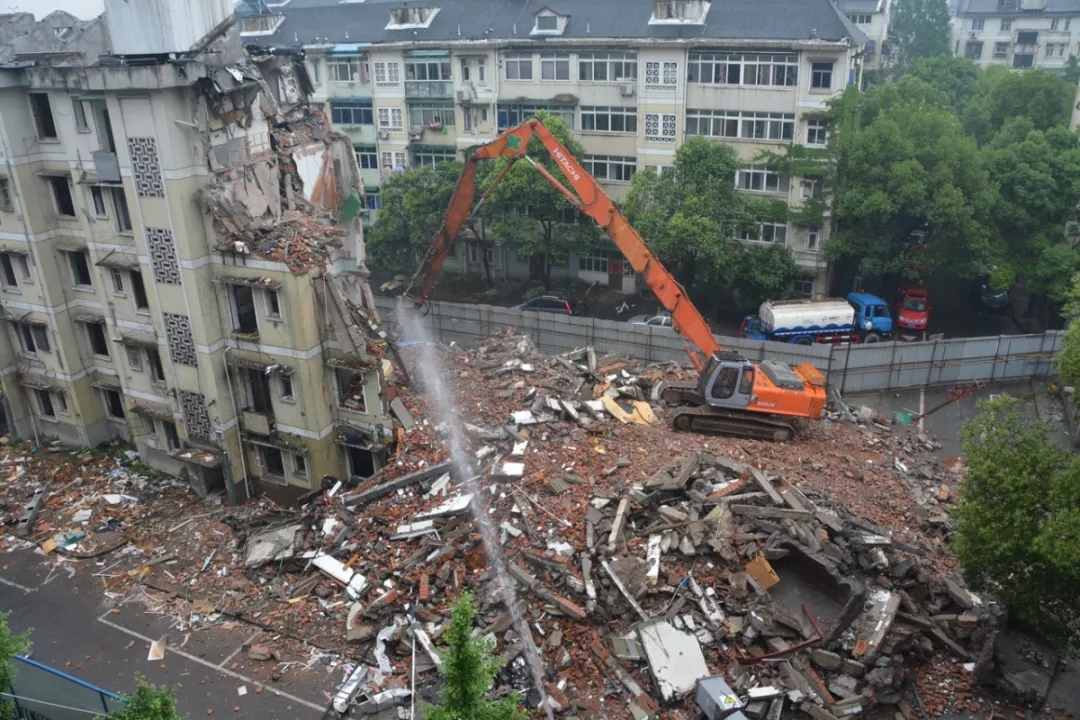 危房摇身变“豪宅”，每平贵5000元，有人酸了！