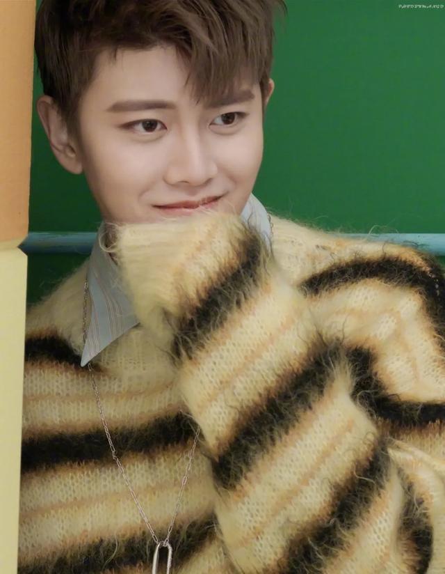 杨紫@杨紫为欢瑞净赚千万稳坐一姐，《锦衣之下》后来居上创1.2亿收入