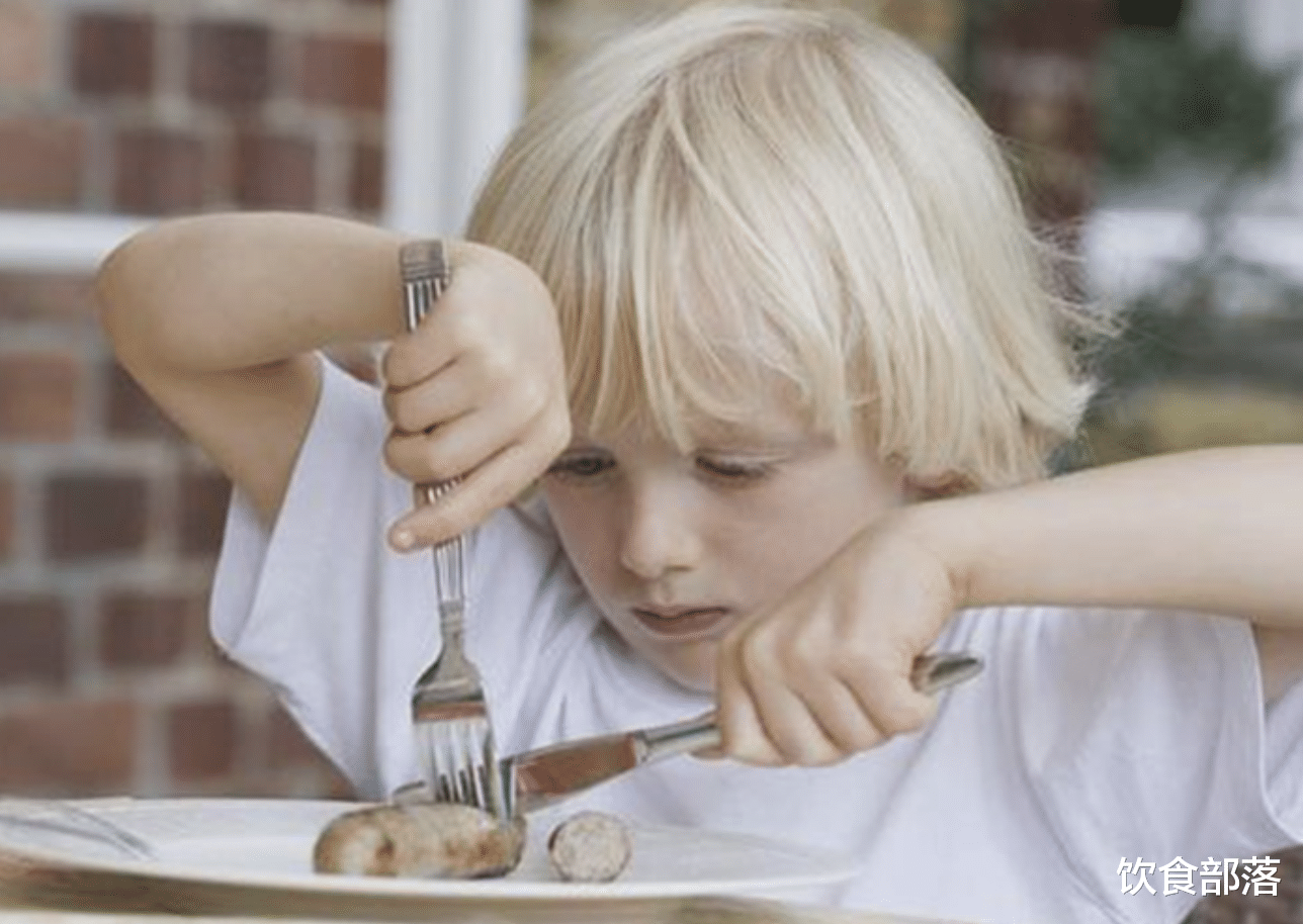 「餐桌礼仪」老外谈中国餐桌礼仪:中国人可能是最没有吸引力的用餐者