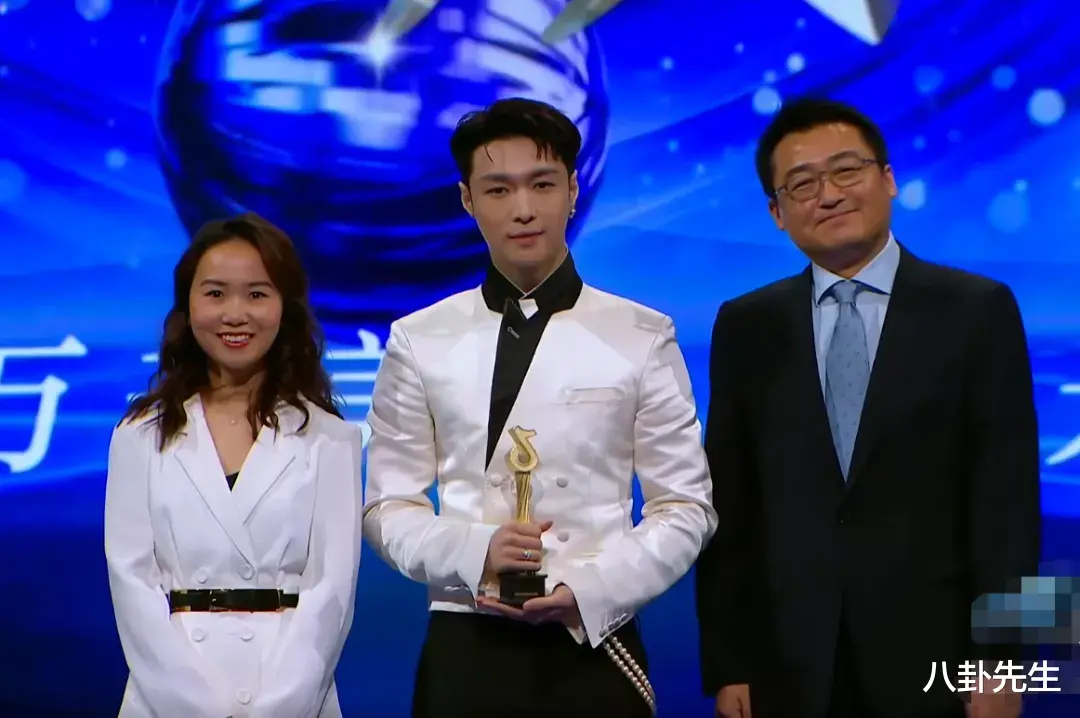 戚薇|星动夜超高清镜头暴露明星真容：宋茜圆润，戚薇脸僵，张萌妆感重