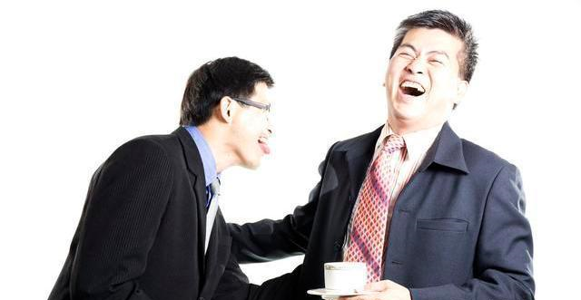 退休|为什么一定要考进体制内?10年以后,你跟公务员的差距逐渐显现