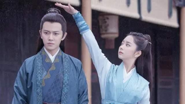 谭松韵|任嘉伦问谭松韵为何不推荐他演《以家人之名》,松韵神回复笑死人