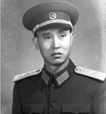 粟裕大将|“宁碰阎王不碰他”,此开国中将最擅长啃硬骨头,粟裕六次调他