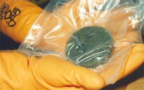 「物理学家」英国“毒王”:生前是行走的辐射体,死后只能用特殊铅棺埋葬