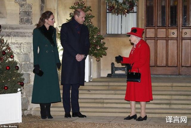 英國王室溫莎城堡團聚，94歲女王開心寫臉上，光腿站C位比凱特王妃抗凍-圖4