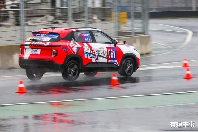 宝骏|\文武双全\的年轻座驾，智能不输豪华车，还拿下了CCPC大满贯