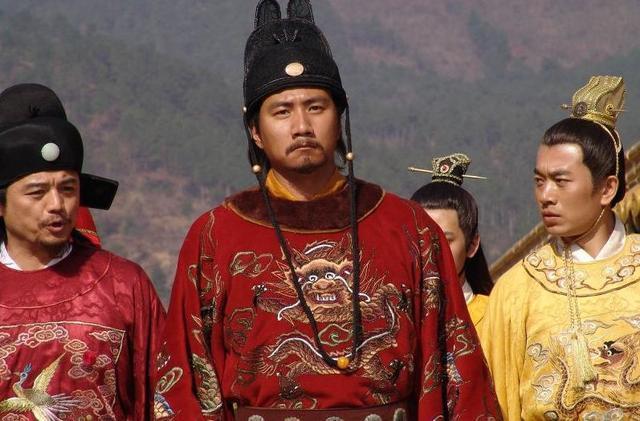 「康熙」为什么我国古代的朝代，大多过不了300年？刘伯温4个字给出答案