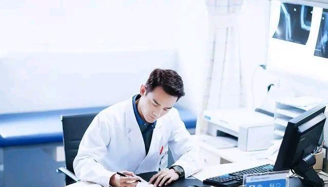 医生|最受欢迎的男友职业出炉，公务员排第六，第一出乎意料