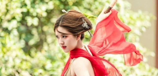 赵露思|大换血，《传闻中的陈芊芊2》赵露思辞演，新女主刚搭档罗云熙大火