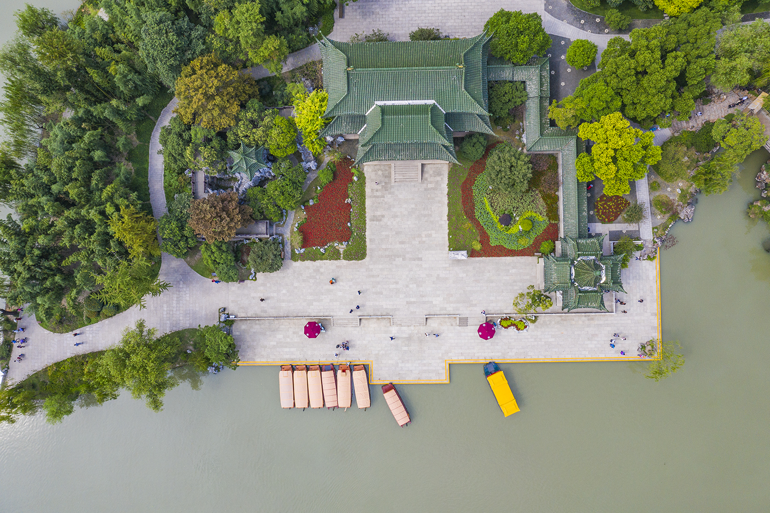 北海▲中国最适合中老年人的6个旅游地，悠闲惬意消费低，你都去过了吗