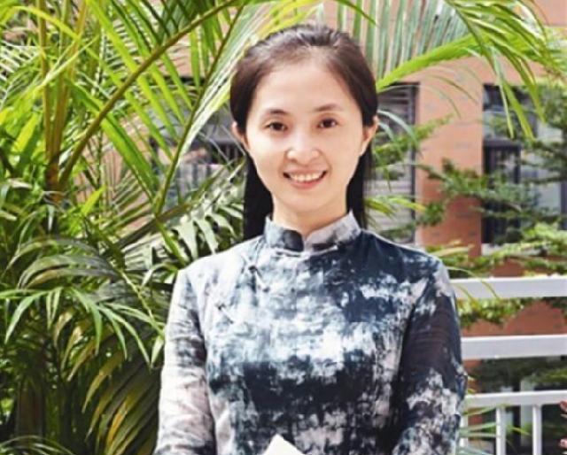 胡红梅|“爱穿旗袍”的美女副校长人设崩塌，从巅峰到谷底，只因抄得太狠